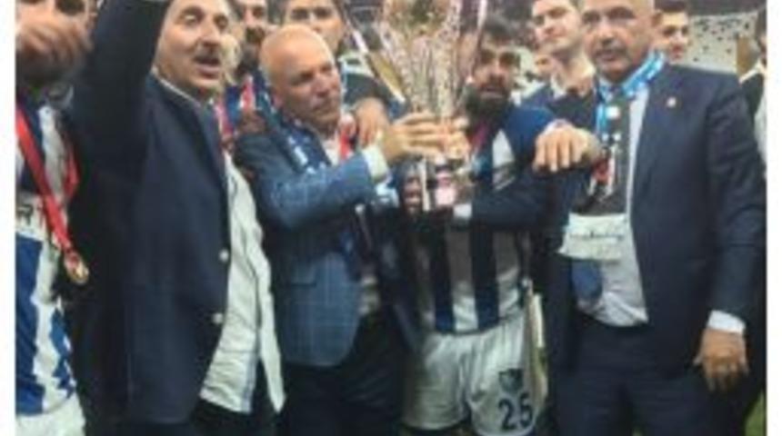 Ilıcalı, Erzurumspor&rsquo;un Coşkusuna Ortak Oldu