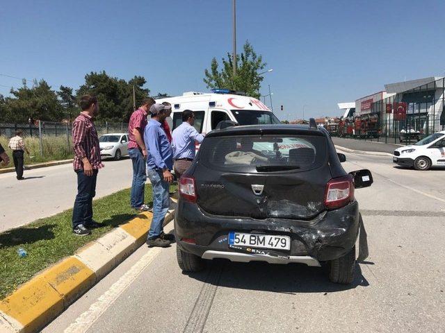 Önünde Giden Otomobile Çarptı: 2 Yaralı