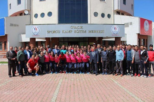 Karabüksporlu Futbolculardan Spor Lisesine Ziyaret