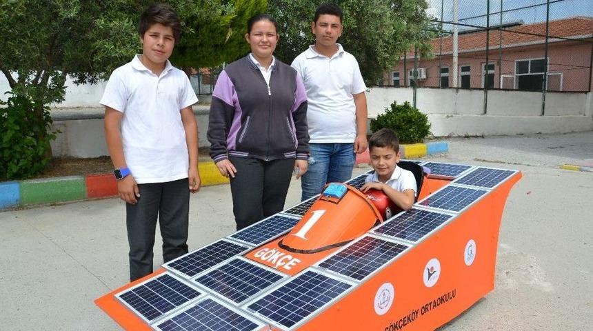 Ortaokul &Ouml;ğrencileri G&uuml;neş Enerjisi İle &Ccedil;alışan Araba Yaptı