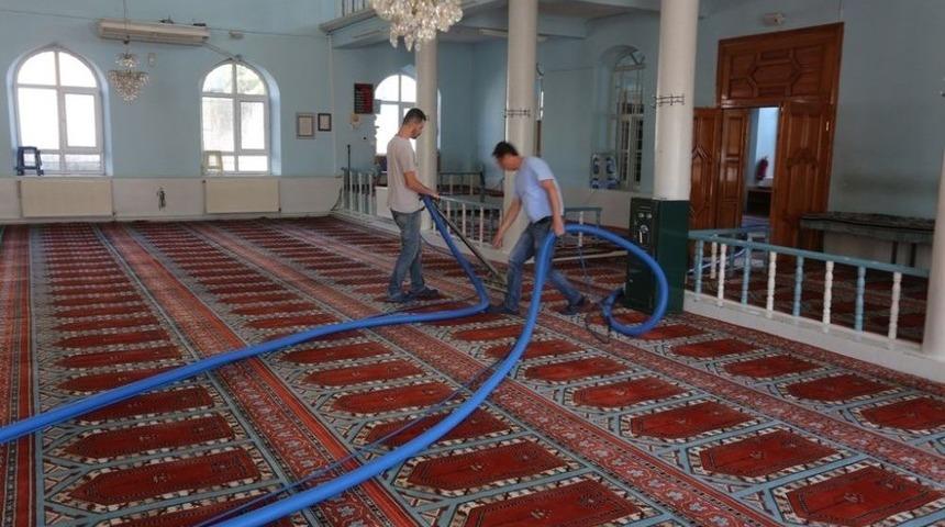 G&uuml;rsu&rsquo;da Camiler Ramazana Hazırlanıyor