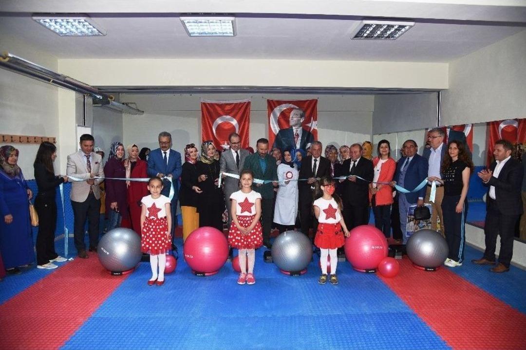 İzmit Belediyesi&rsquo;nin Eğitime Katkıları Devam Ediyor