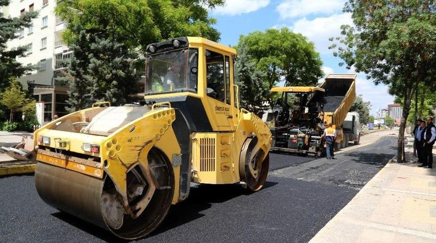 Aksaray&rsquo;da Sıcak Asfalt &Ccedil;alışmaları Aralıksız Devam Ediyor