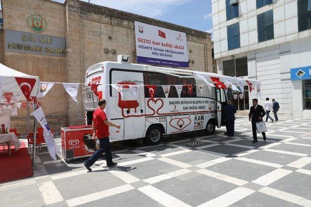 Büyükşehir Türk Kızılayı’na Kan Toplama Aracı Hibe Etti
