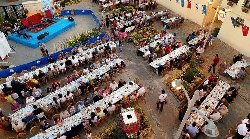 Ramazan Ayında 145 Bin Kişilik İftar Yemeği &Ccedil;ıkartılacak