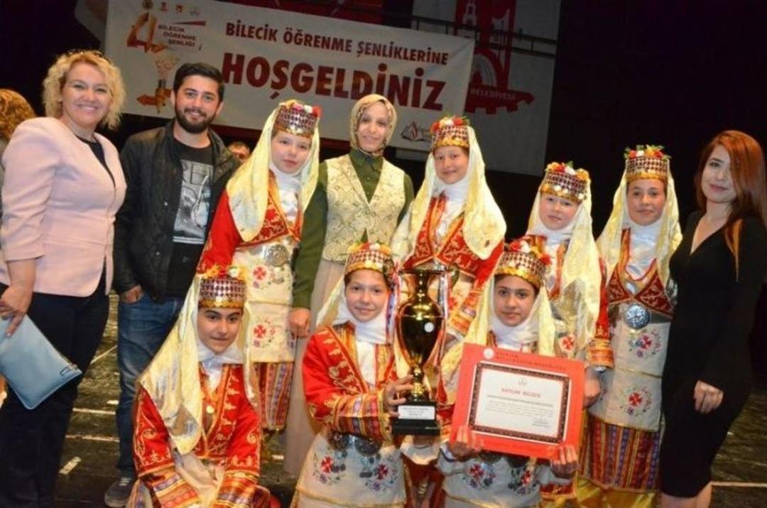 Bilecik &Ouml;ğrenme Şenliği &ldquo;halk Oyunları Gecesi&rdquo; İle Sona Erdi