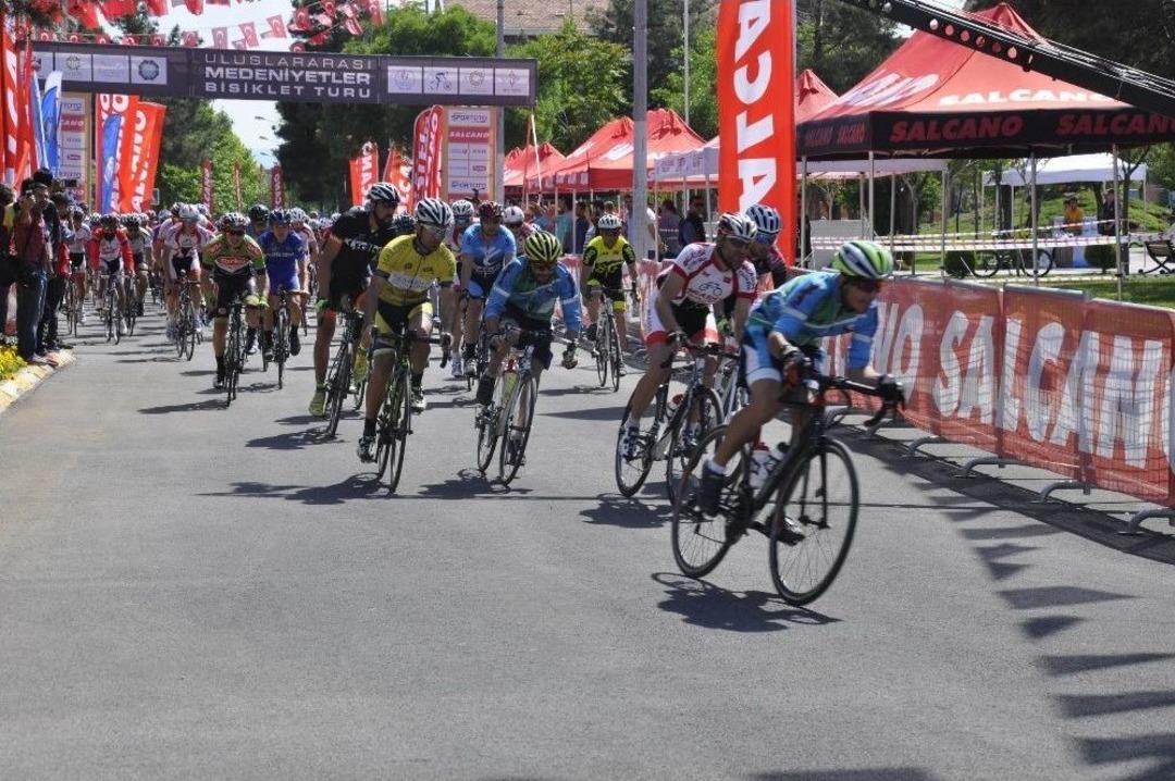 Diyarbakır&rsquo;da Yollar Bu Kez Bisiklet Turu İ&ccedil;in Kapatıldı