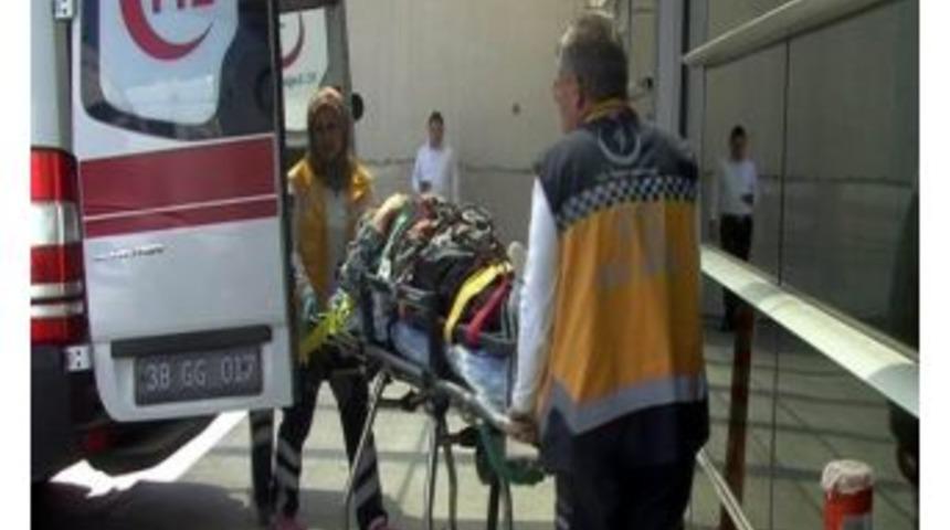 Otomobil Takla Attı: 3 Yaralı