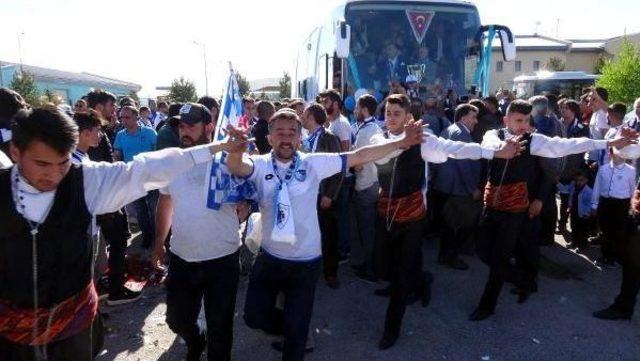 Erzurum'da 'şampiyon'a Coşkulu Karşılama