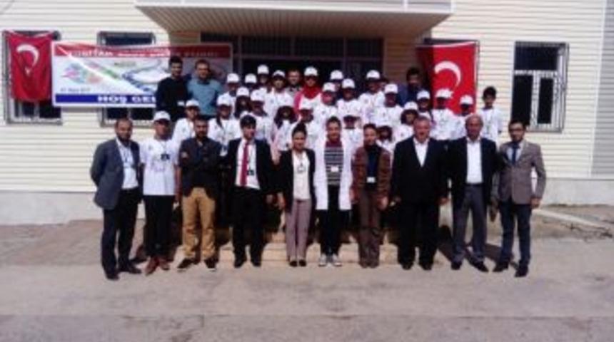 G&ouml;lbaşı Bel&ouml;ren Ortaokulu Bilim Fuarı D&uuml;zenledi