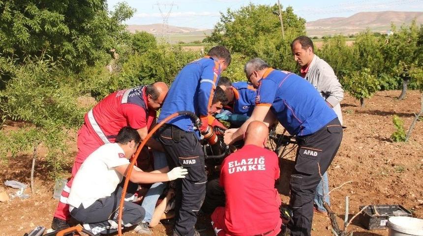 Ayakları &Ccedil;apa Makinesine Sıkışan Şahsı Ekipler Kurtardı