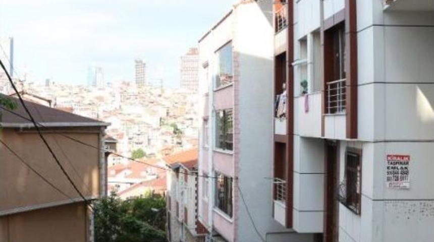 &Ccedil;atıya &Ccedil;ıkan K&uuml;&ccedil;&uuml;k &Ccedil;ocuklar Mahalleliyi Alarma Ge&ccedil;irdi