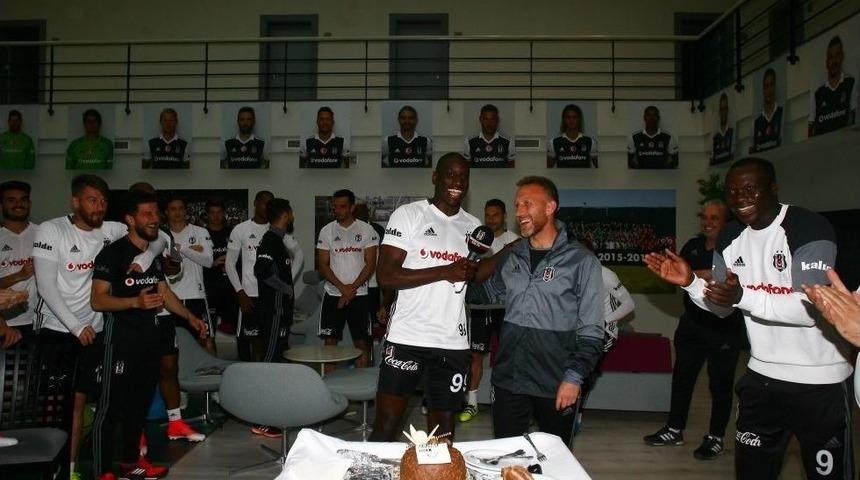 Demba Ba’nın Yeni Yaşı Kutlandı