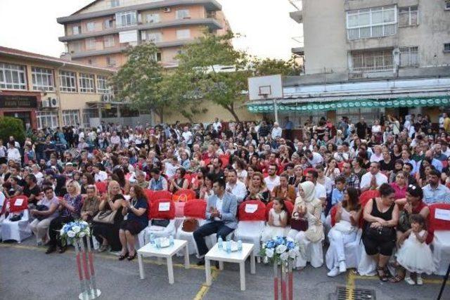 50 Yıllık Mezunlar, Ikinci Diplomalarını Aldı