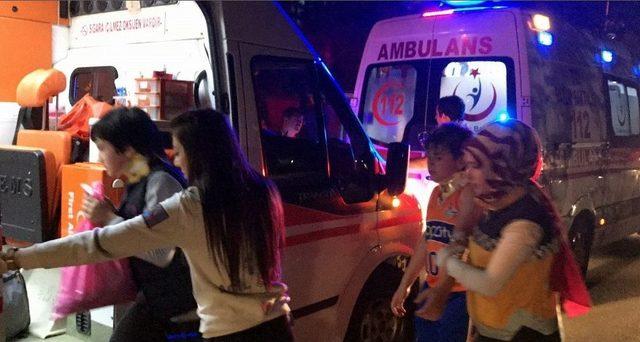 Antrenmandan Dönen Çocukları Taşıyan Minibüse Otomobil Çarptı: 6 Yaralı