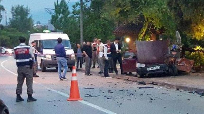 Bursa'da Otomobiller &Ccedil;arpıştı: 1 &Ouml;l&uuml;, 5 Yaralı