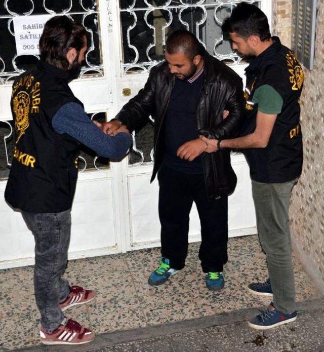 Diyarbakır'da Yolda Yürüyen Çifte Saldıran Şüpheli Yakalandı