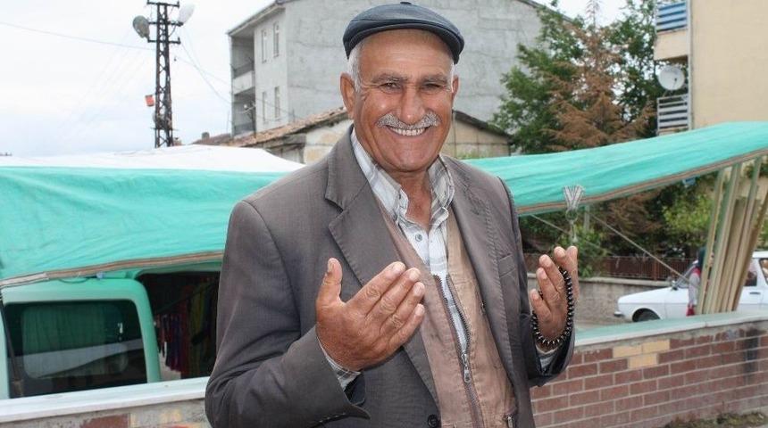 T&uuml;m İl&ccedil;e Her Hafta Aynı Anda Dua Ediyor