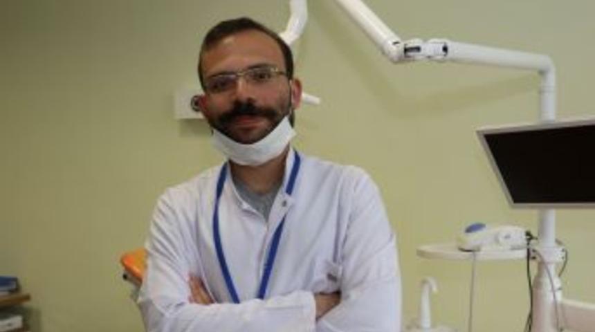 Periodontoloji Uzmanı Dr. Dt. Ali Burak Ayrancı, "sahurdan Sonra Mutlaka Dişlerinizi Fırçalayın"