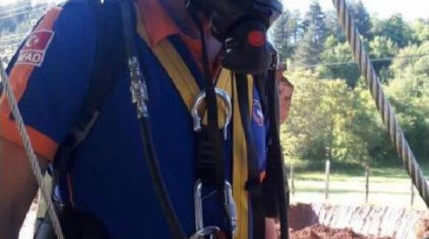 Su Kuyusuna D&uuml;şen Kediyi Afad Kurtardı