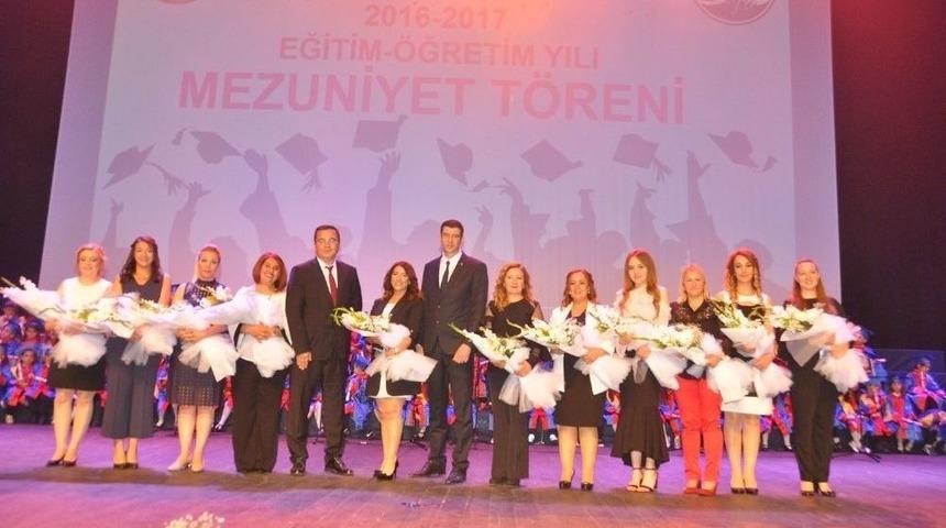 Anaokulu &Ouml;ğrencilerinden 5 Dilde Koro G&ouml;sterisi