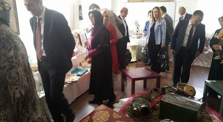 Akçakoca’da Ahşap Boyama Kursu Sergisi Açıldı G2