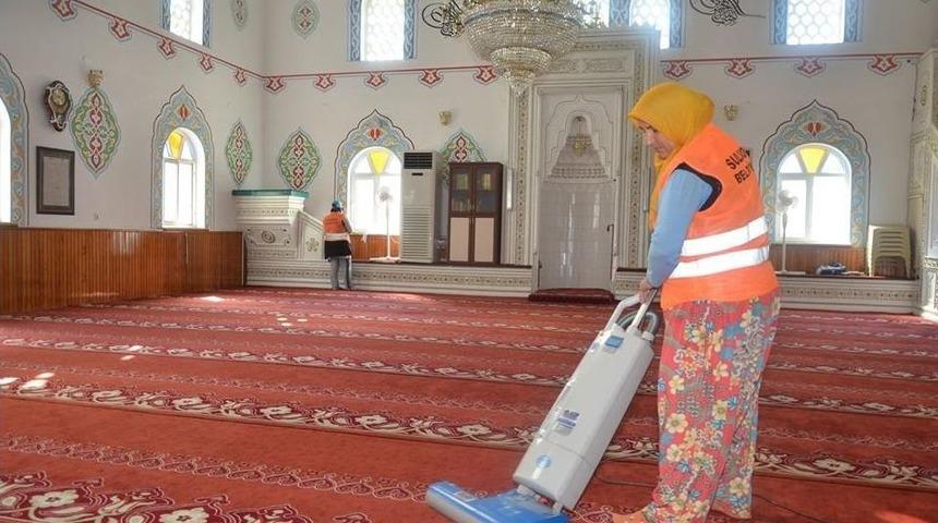 Suluova&rsquo;daki Camilerde Ramazan Temizliği