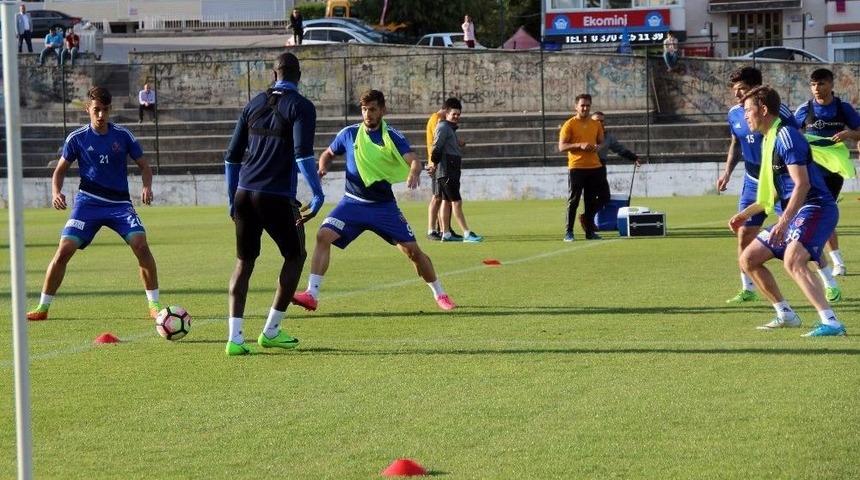 Karab&uuml;kspor, Transfer &Ccedil;alışmalarını Hızlandırdı