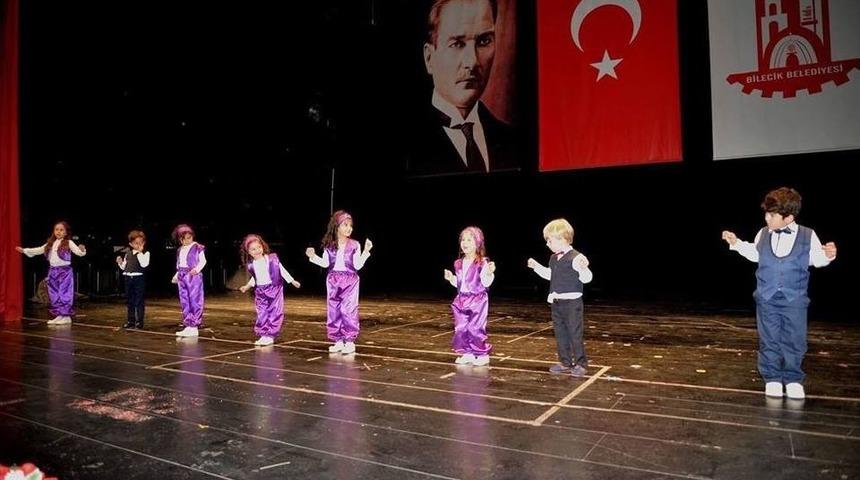 Başkan Yağcı Minik &Ouml;ğrencilerin Yıl Sonu Etkinliğine Katıldı