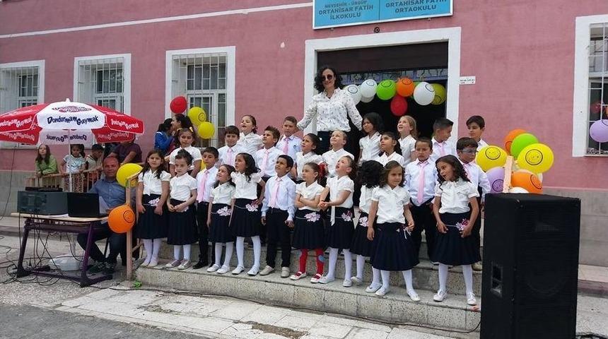 Ortahisar Fatih İlkokulunda Okuma Bayramı D&uuml;zenlendi