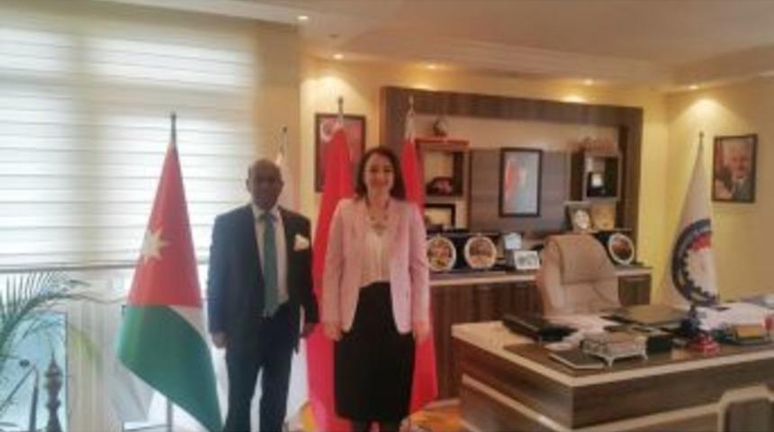 Sri Lanka B&uuml;y&uuml;kel&ccedil;isi Amza&rsquo;dan Sankon&rsquo;a Ziyaret