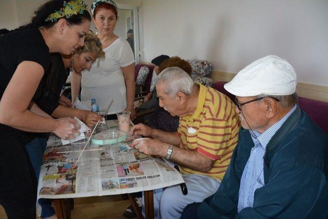 Söke Halk Eğitim Merkezinden Yaşlıları Kucaklayan Proje