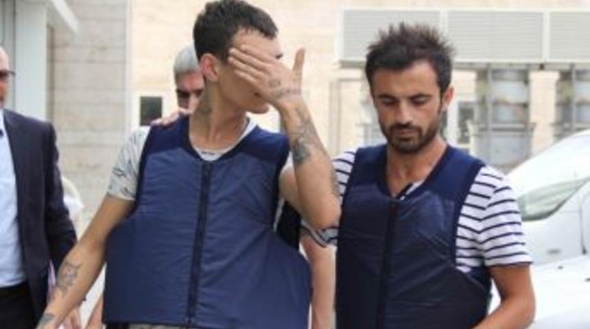 Parkta Oturan Genci T&uuml;fekle &Ouml;ld&uuml;rene 13 Yıl Hapis