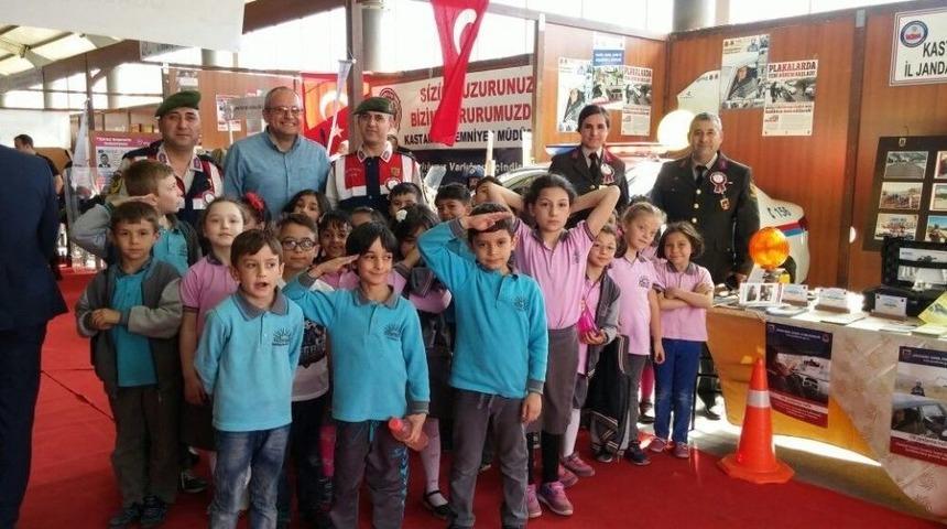 Kuzeykent İlkokulu, &Ouml;ğrenme Şenliğini Gezdi