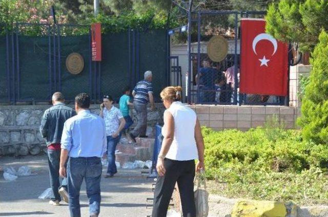 1046 Askerin Gıdadan Zehirlendiği, 1 Askerin Öldüğü Kışlada Yemin Töreni