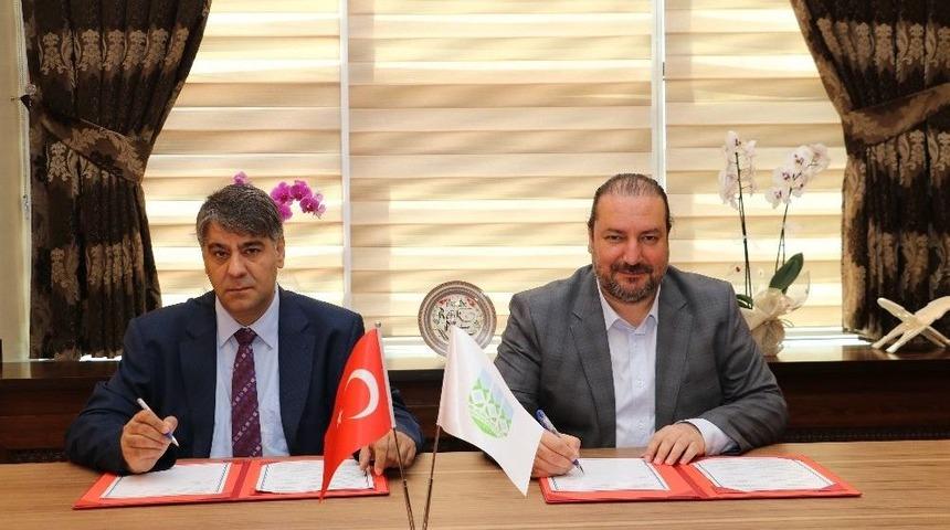 Kb&uuml; İle Yunus Emre Enstit&uuml;s&uuml; Arasında Protokol İmzalandı