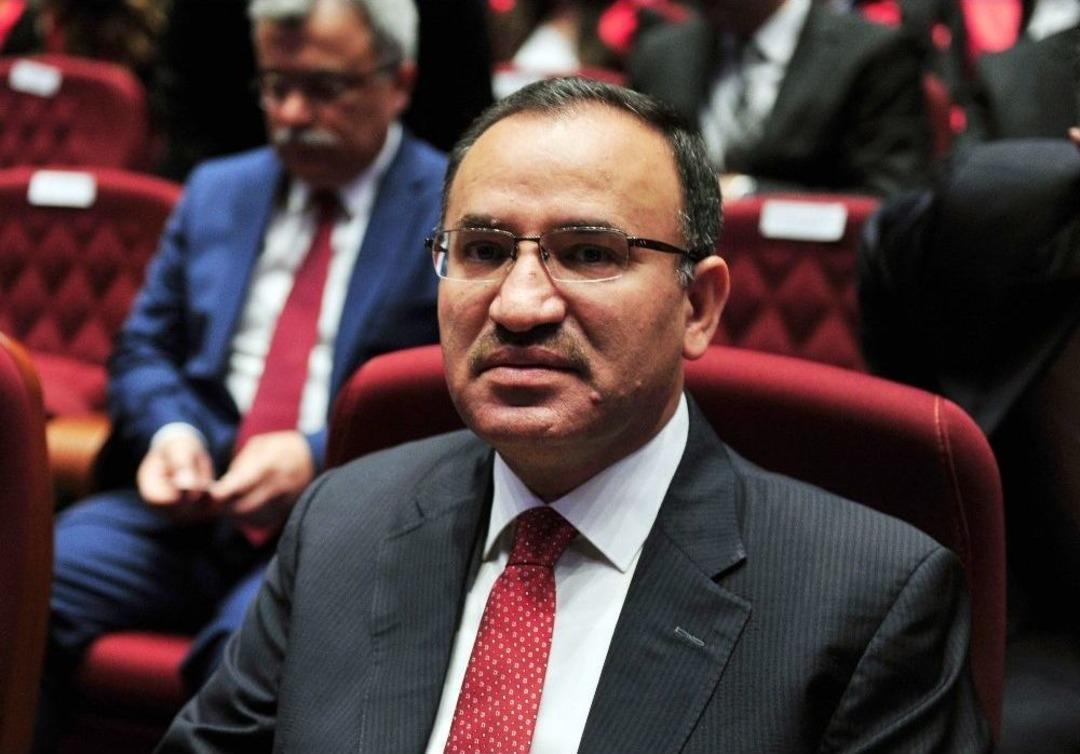 Bakan Bozdağ: "4 Bini Aşkın Fethullah&ccedil;ı Ter&ouml;r &Ouml;rg&uuml;t&uuml;yle İrtibatı, İltisakı, &Uuml;yeliği Nedeniyle Meslekten Uzaklaştırılan Hakim Ve Savcı Oldu"