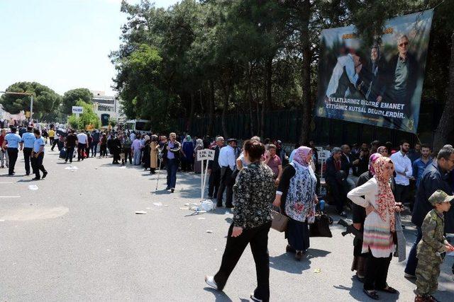 Manisa’da Yaşanan Enfeksiyon Sonrası Asker Aileleri Çocuklarına Kavuştu