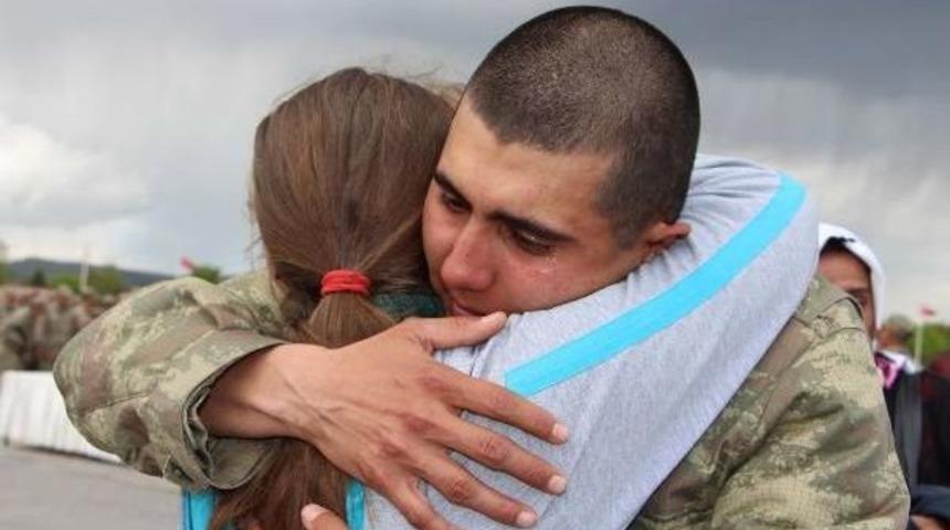 Sivas'ta Erlerin Yemin T&ouml;reninde Duygusal Anlar