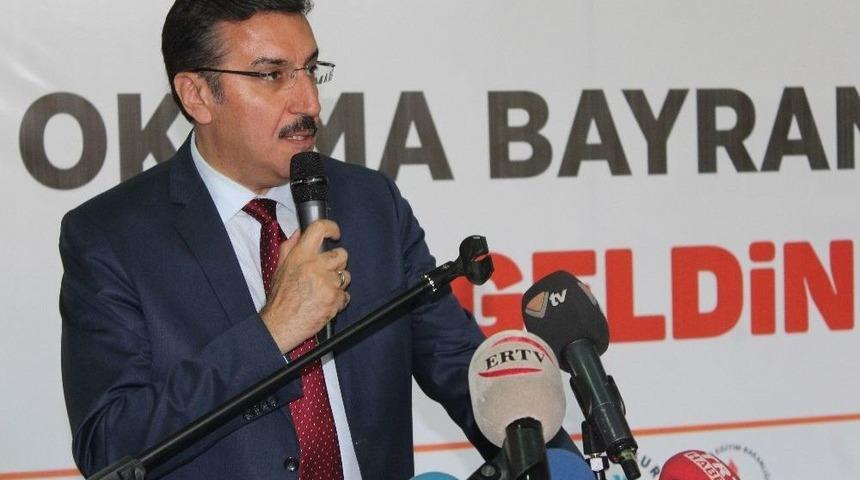 Bakan T&uuml;fenkci Malatya&rsquo;da Okuma Şenliğine Katıldı