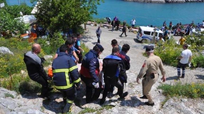 Kayalıklardan D&uuml;şen Kadın &Ouml;ld&uuml;