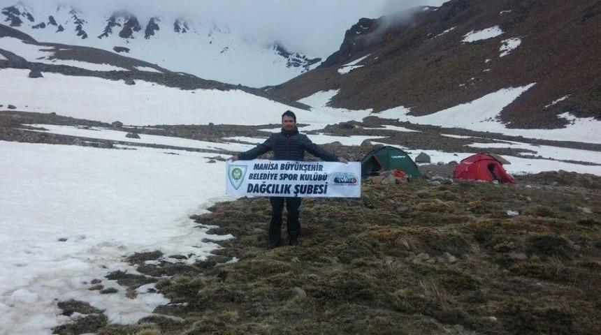 Manisalı Dağcı Erciyes&rsquo;in Zirvesinde
