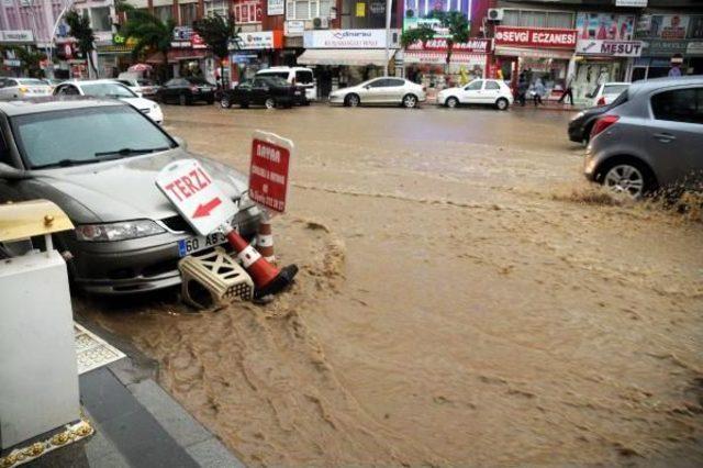 Tokat'ta Sağanak Yağmur Sele Neden Oldu