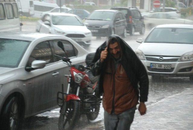 Tokat’ta Sağanak Yağış Etkili Oldu