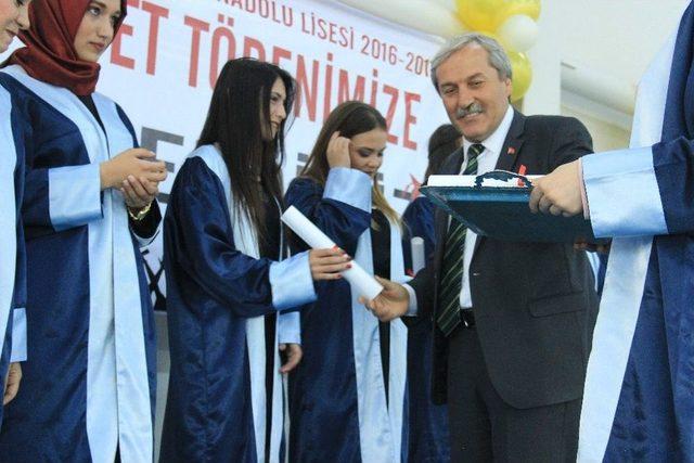 Osmaneli Çok Programlı Anadolu Lisesi Mezuniyet Töreni Düzenledi