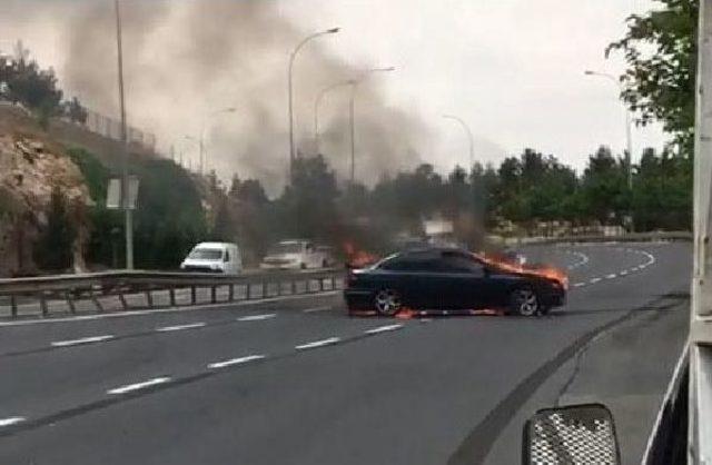 Şanlıurfa'da Otomobil Alev Alev Yandı