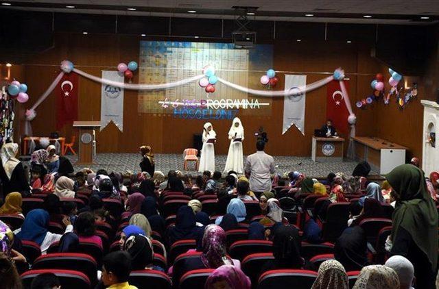 Kur’an-ı Öğrenen Miniklere Diploma Verildi