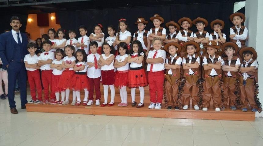 Minik &Ouml;ğrencilerin Mezuniyet G&ouml;sterileri İlgi G&ouml;rd&uuml;