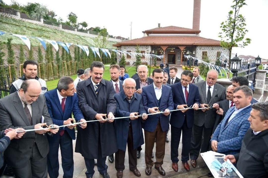 İmam Maturidi Camii Bereketiyle A&ccedil;ıldı