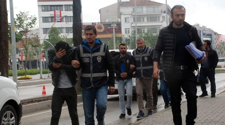 Otomobil Hırsızları Adliyeye Sevk Edildi